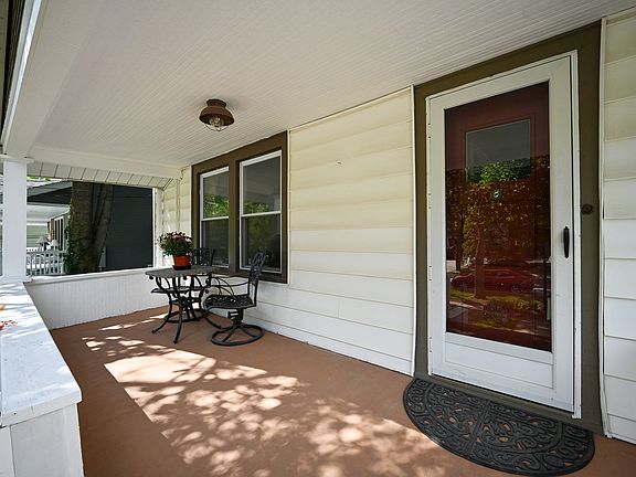 4th image of 250 Glenwood Ave