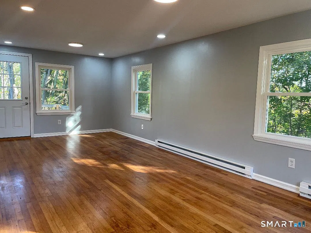 3 bed, 2.0 bath, 1156 sqft, $3,000 — Photo 4