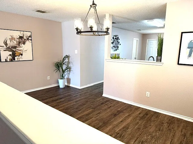 3 bed, 2.0 bath, 1868 sqft, $1,925 — Photo 4