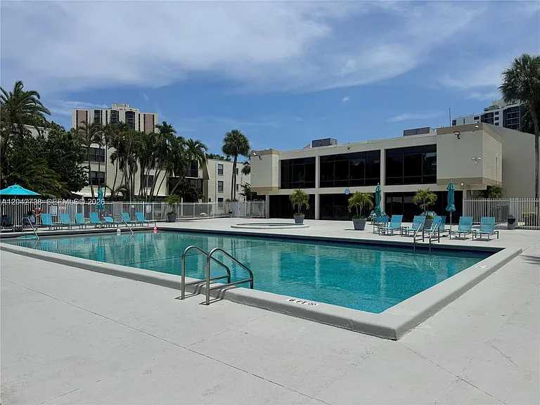 20200 W Country Club Dr #Penthouse 16 — Photo 34