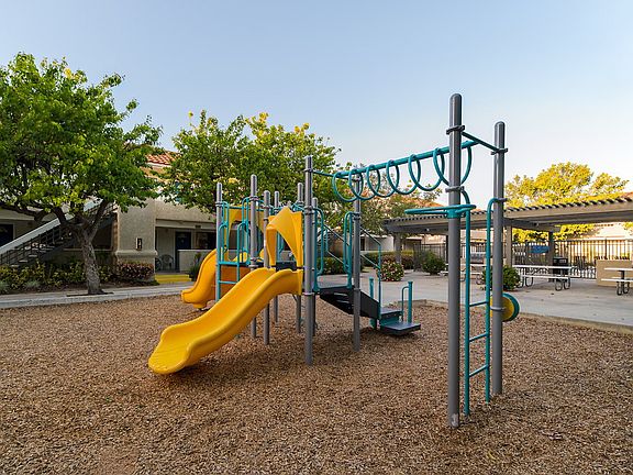 4th image of 811 Paseo Camarillo #4847622