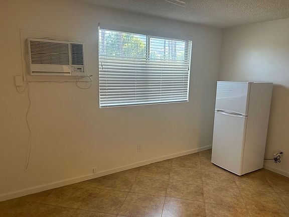 2nd image of 1200 S Palm Canyon Dr #4A