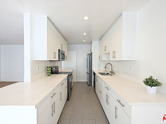 2nd image of 136 S Palm Dr APT 204