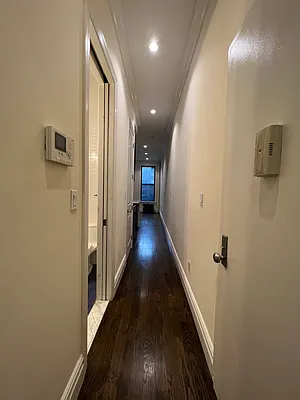 Rented by Avenues Real Estate | media 17