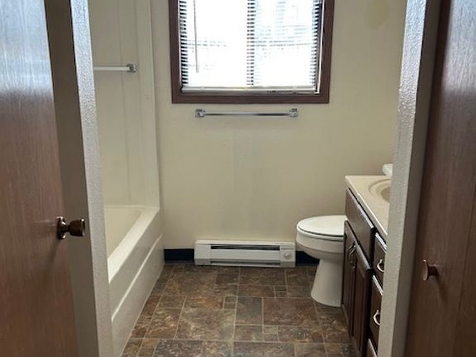 1st image of 717 11th Ave #7