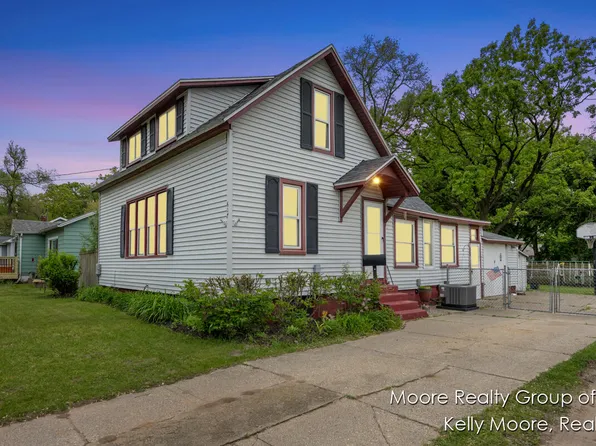 607 E Coffren St, Greenville, MI 48838