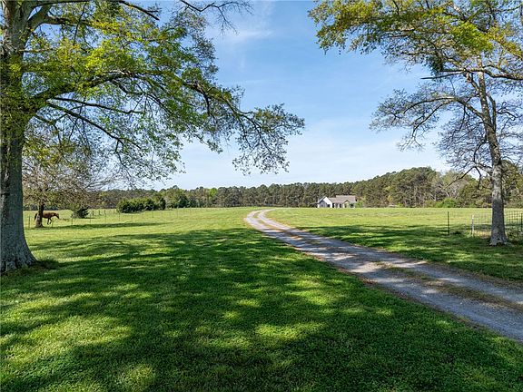 2nd image of 1310 Highway 252