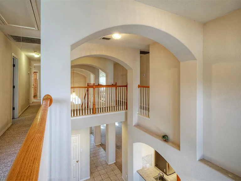 601 Indian Run Dr — Photo 34
