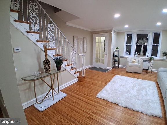 2nd image of 7975 Provident St