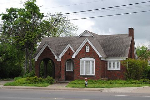 1st image of 1402 E Main St