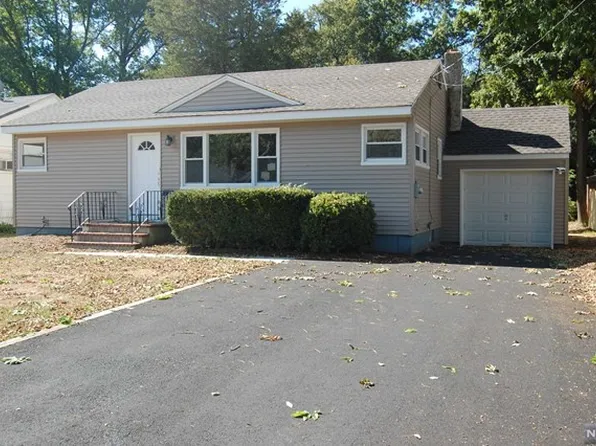 43 Powder Mill Ln, Oakland, NJ 07436