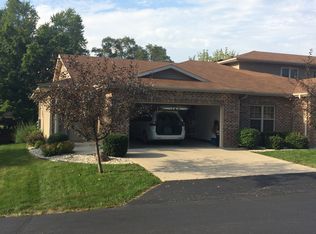 130d Eagle Pointe Dr, Delavan, WI 53115