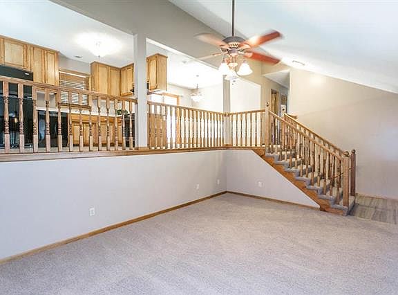 5th image of 712 White Oak Ln