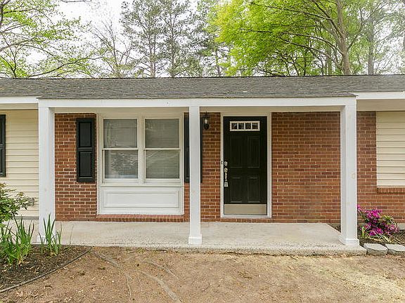 4th image of 4060 Sweetbriar Dr