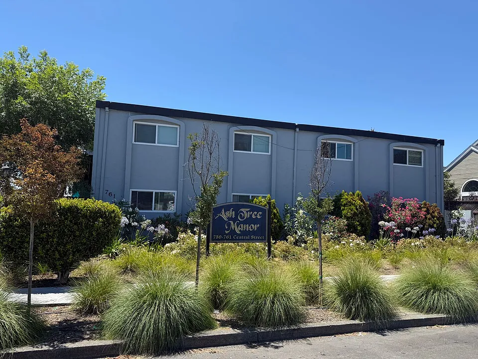 151 (761 Central)