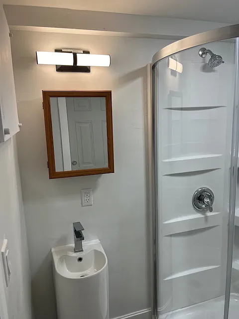 3 bed, 734 sqft, $1,600 — Photo 3