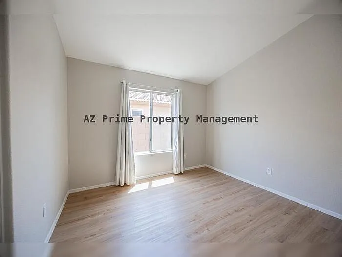 1710 E Oakland St — Photo 19