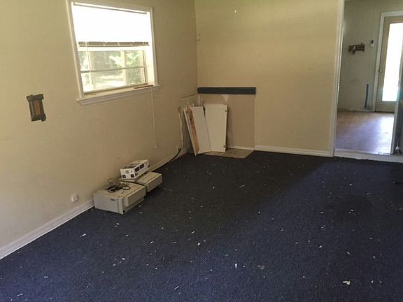 5th image of 488 SE Andrews Dr