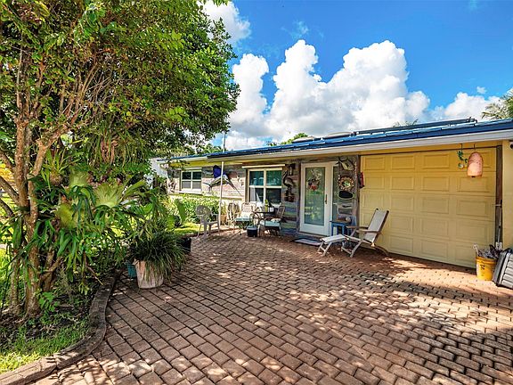 4th image of 4717 SW 35th Avenue