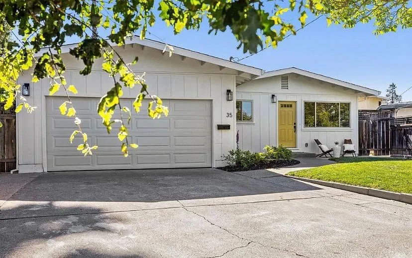 35 Victor Ct photo 1