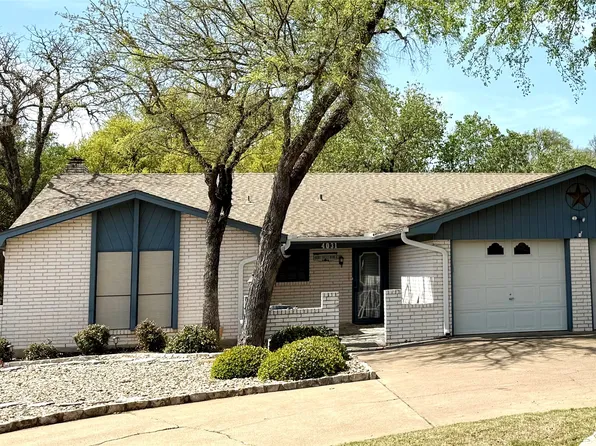 4031 Fairway Dr, Granbury, TX 76049