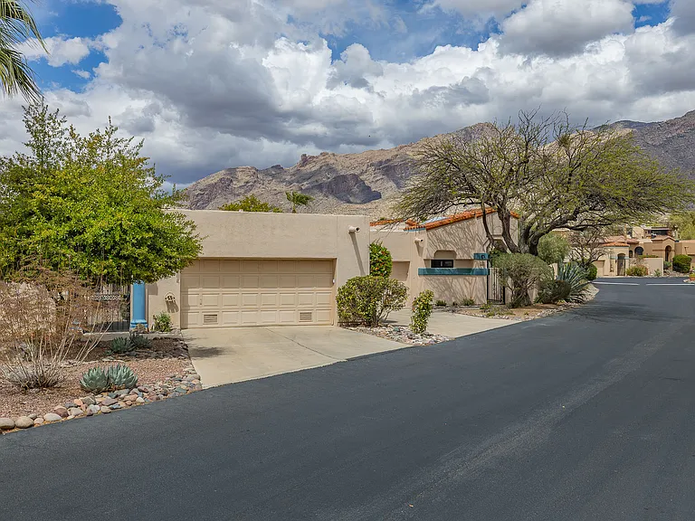 4555 E Red Mesa Dr — Photo 2