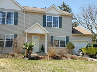 422 Greenwood Ln, Brick, NJ 08723