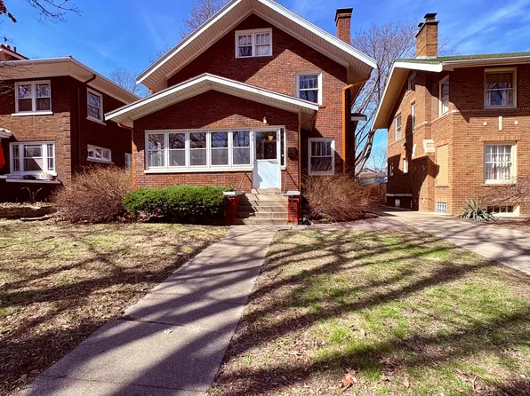 1416 N Clinton Blvd, Bloomington, IL 61701