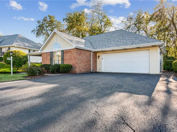 51 Overview Dr S, Greensburg, PA 15601