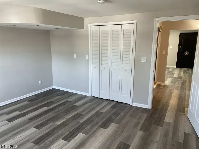 2 bed, 1.0 bath, $2,500 — Photo 2