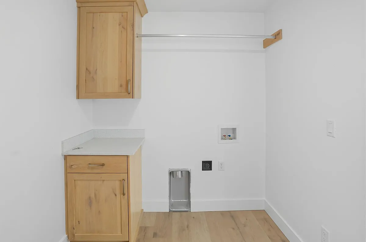 Unit Photo - 225 S 265 E