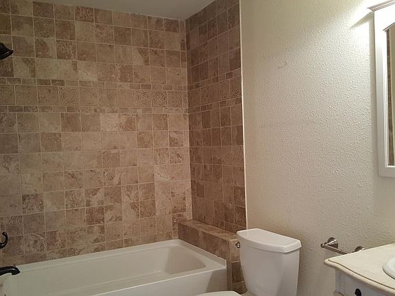 3rd image of 915 Decatur St APT F