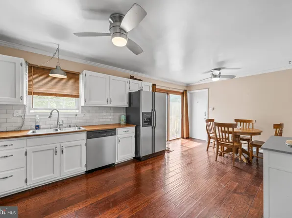 7514 Glen Albin Rd, La Plata, MD 20646