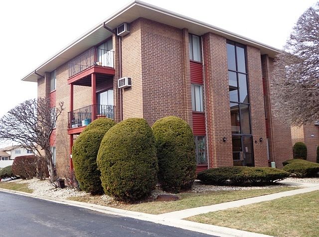 1st image of 15736 Terrace Dr #Oak3