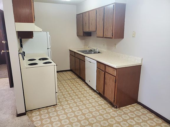 2nd image of 664 Faidley Pl