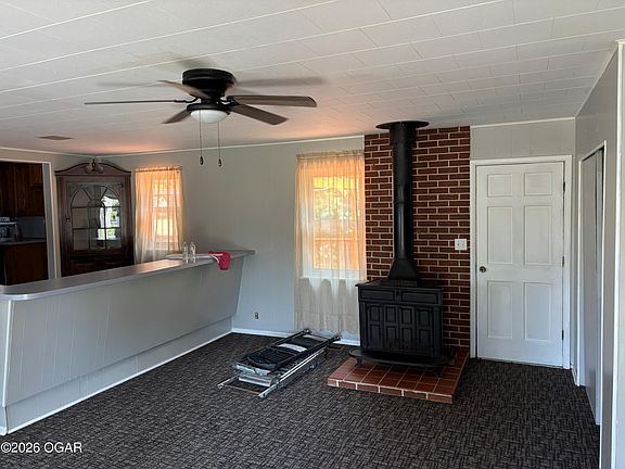 4th image of 207 E Allen St