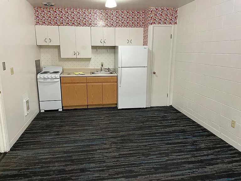 42 G St SW — Photo 2