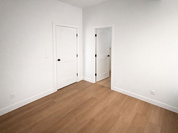 5th image of 3340 W Evergreen Ave #2F