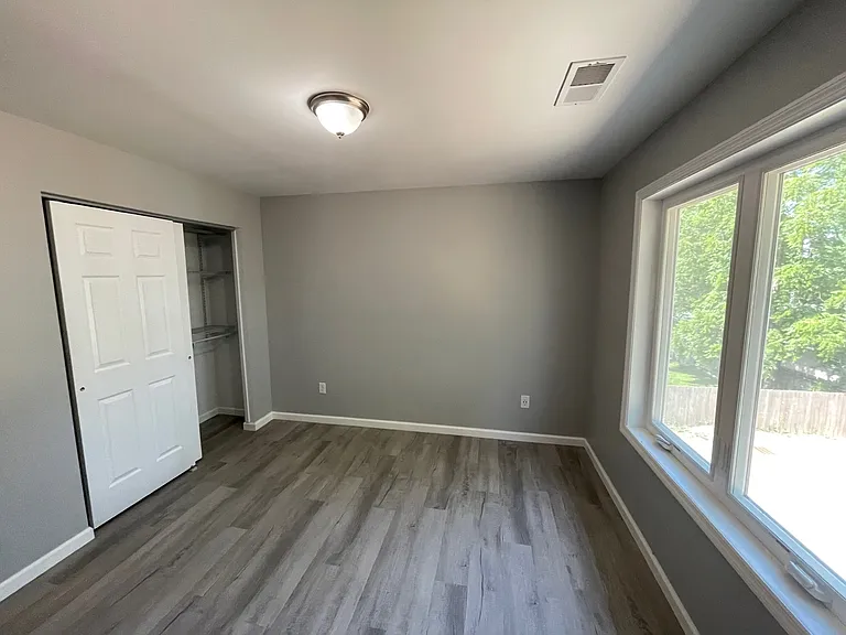 98 Timberhill Dr — Photo 8