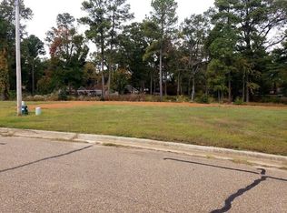 1915 Razorback Cir, Texarkana, AR 71854