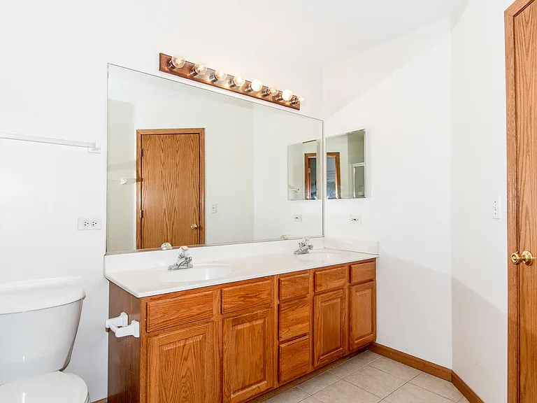4133 Blackstone Dr — Photo 11