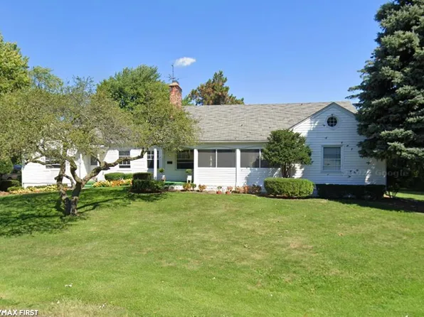 16645 Park Ln, Fraser, MI 48026