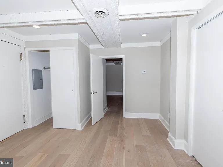 901 Clinton St #3 — Photo 14
