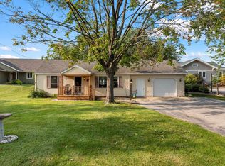 2637 E Shore Dr, Green Bay, WI 54302