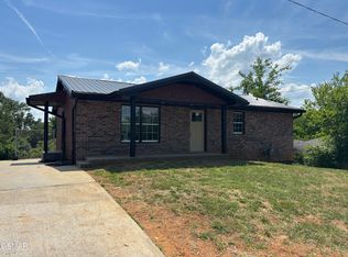 709 8th St, Newport, TN 37821