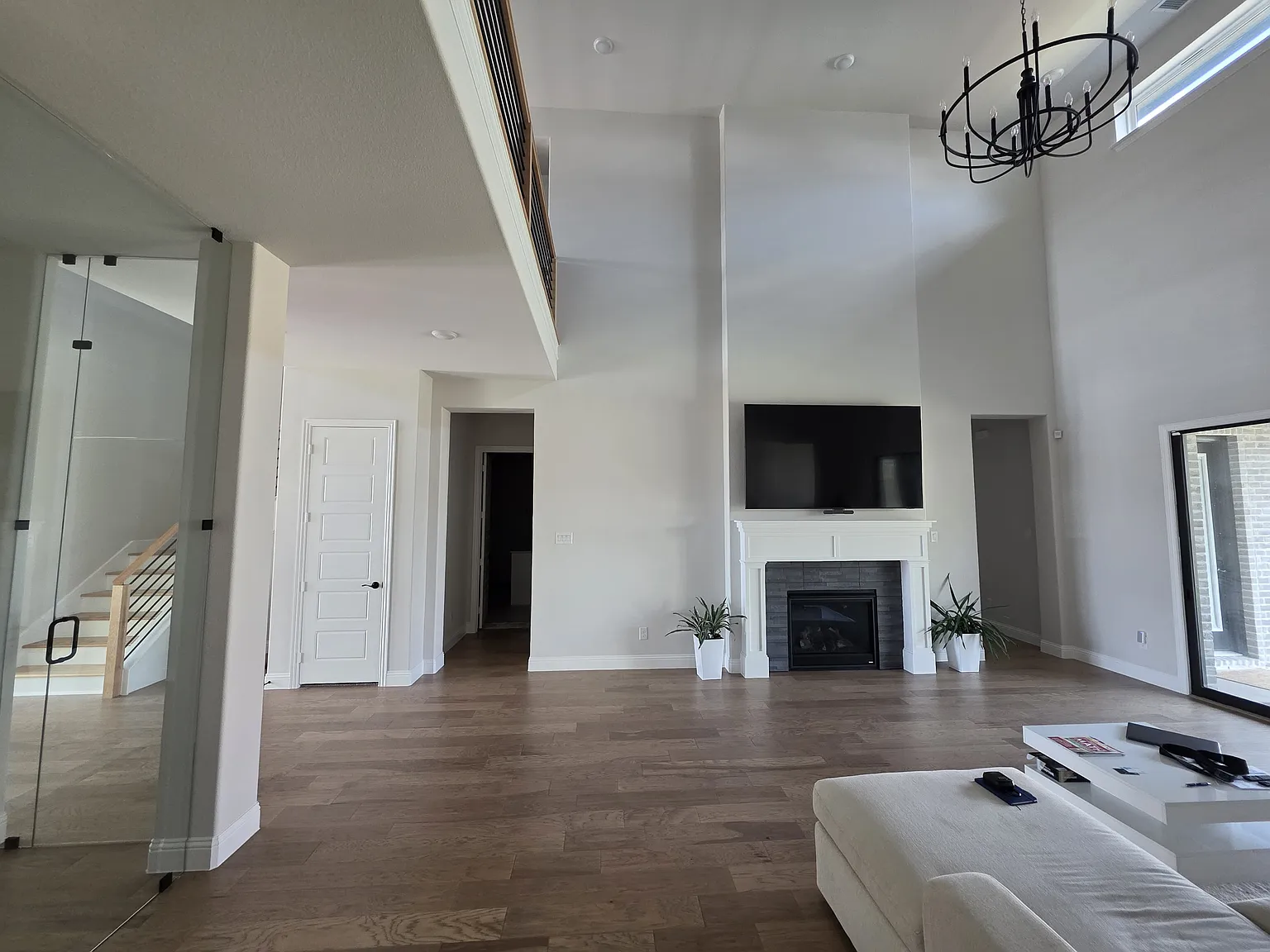 5 bed, 5905 sqft, $7,000 — Photo 3