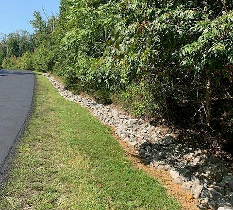 5th image of E Shore Dr