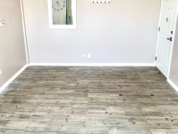 2nd image of 4976 N Milwaukee Ave APT 504