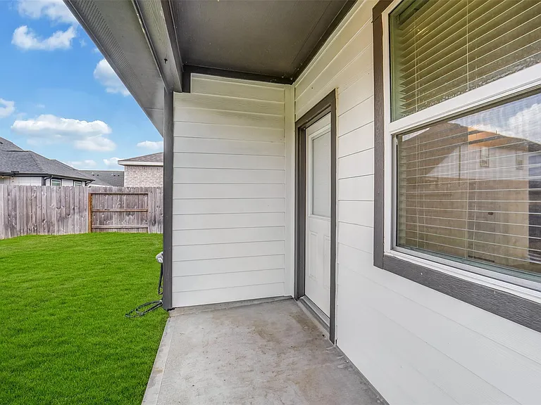 19384 Poppy Village Cir — Photo 32