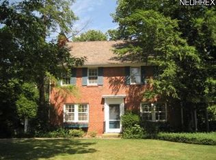2963 Falmouth Rd, Shaker Heights, OH 44122
